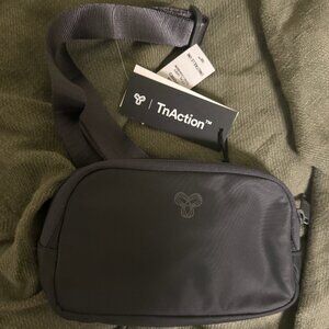 Aritzia tna belt bag